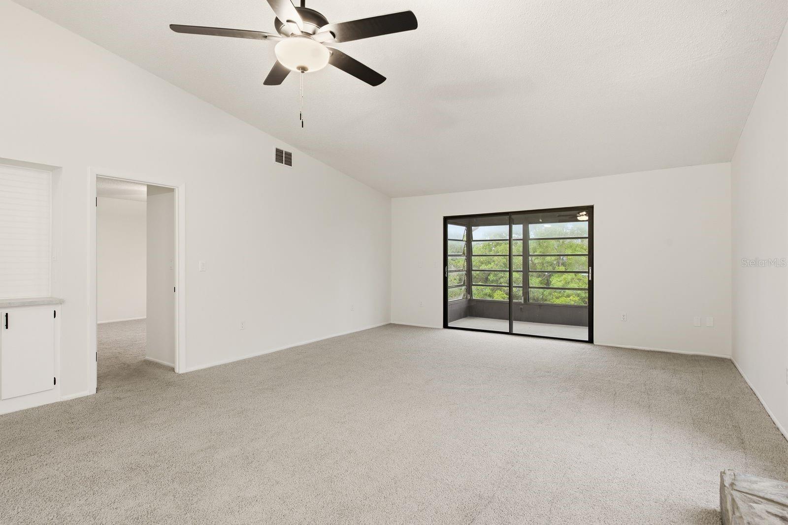 9960 EAGLES POINT CIR #4 — photo 8