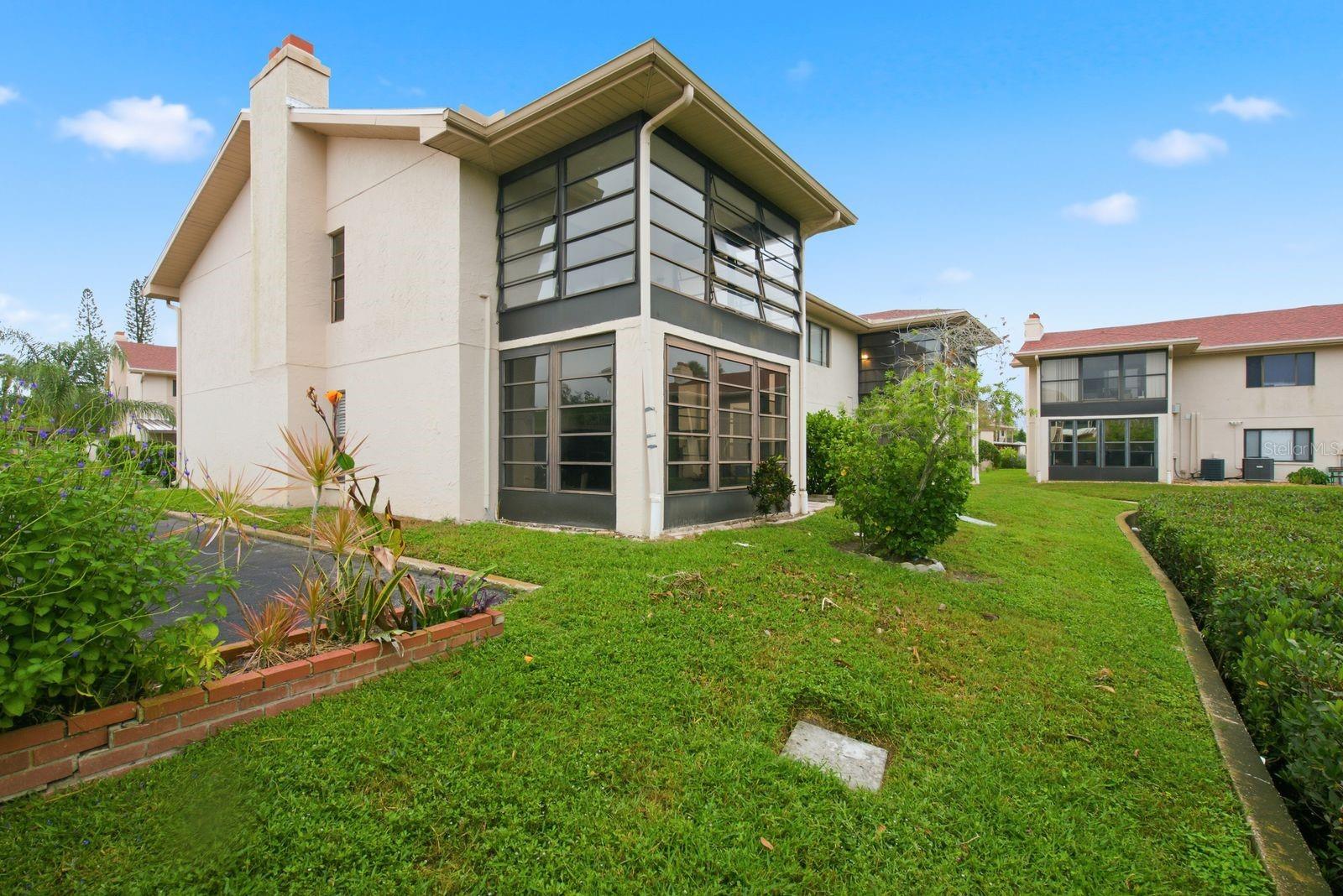 9960 EAGLES POINT CIR #4 — photo 31