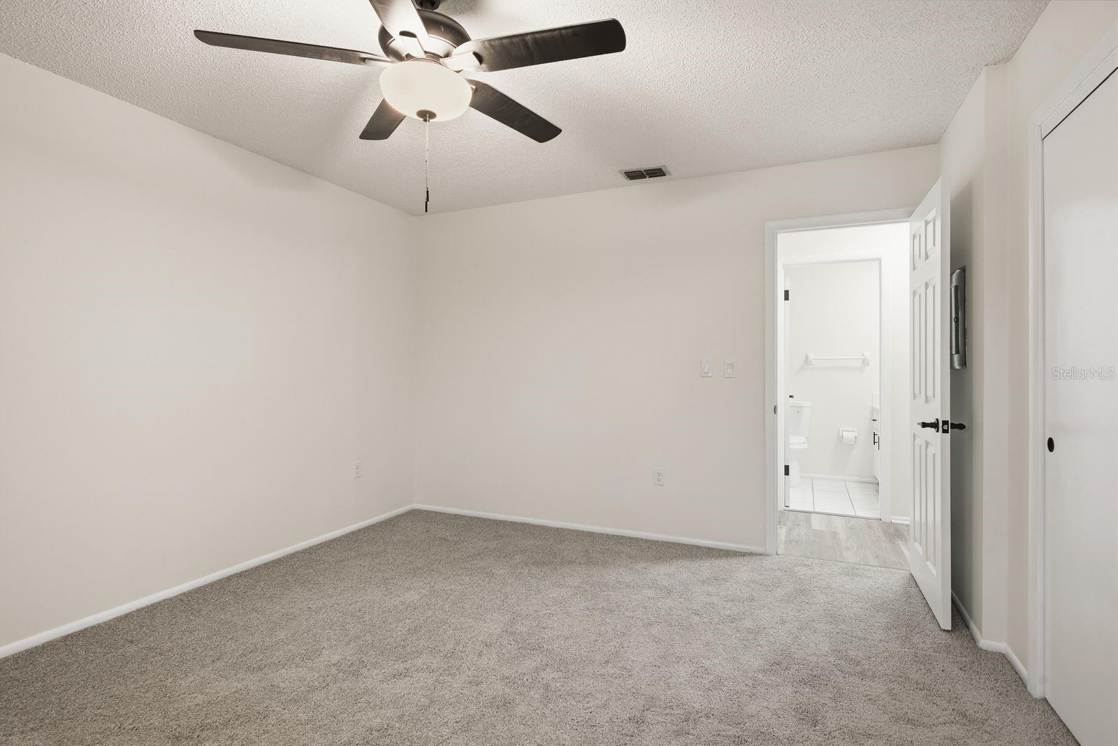 9960 EAGLES POINT CIR #4 — photo 24