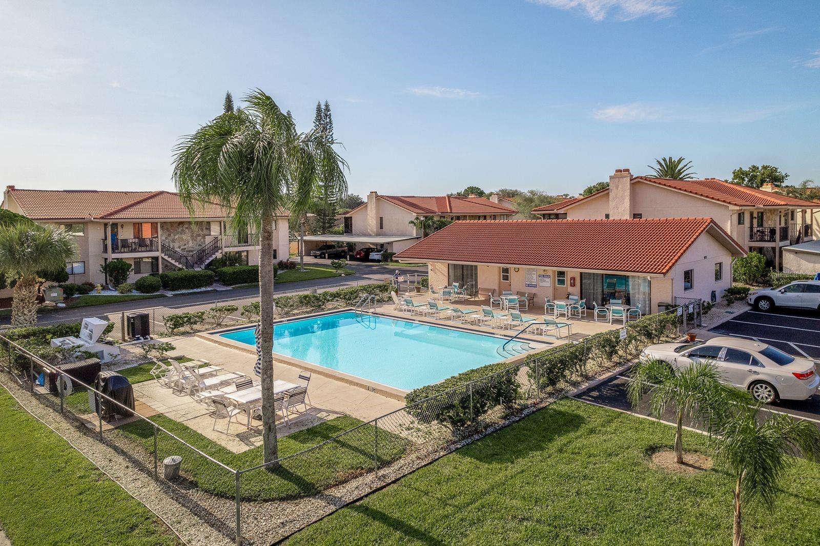 9960 EAGLES POINT CIR #4 — photo 41