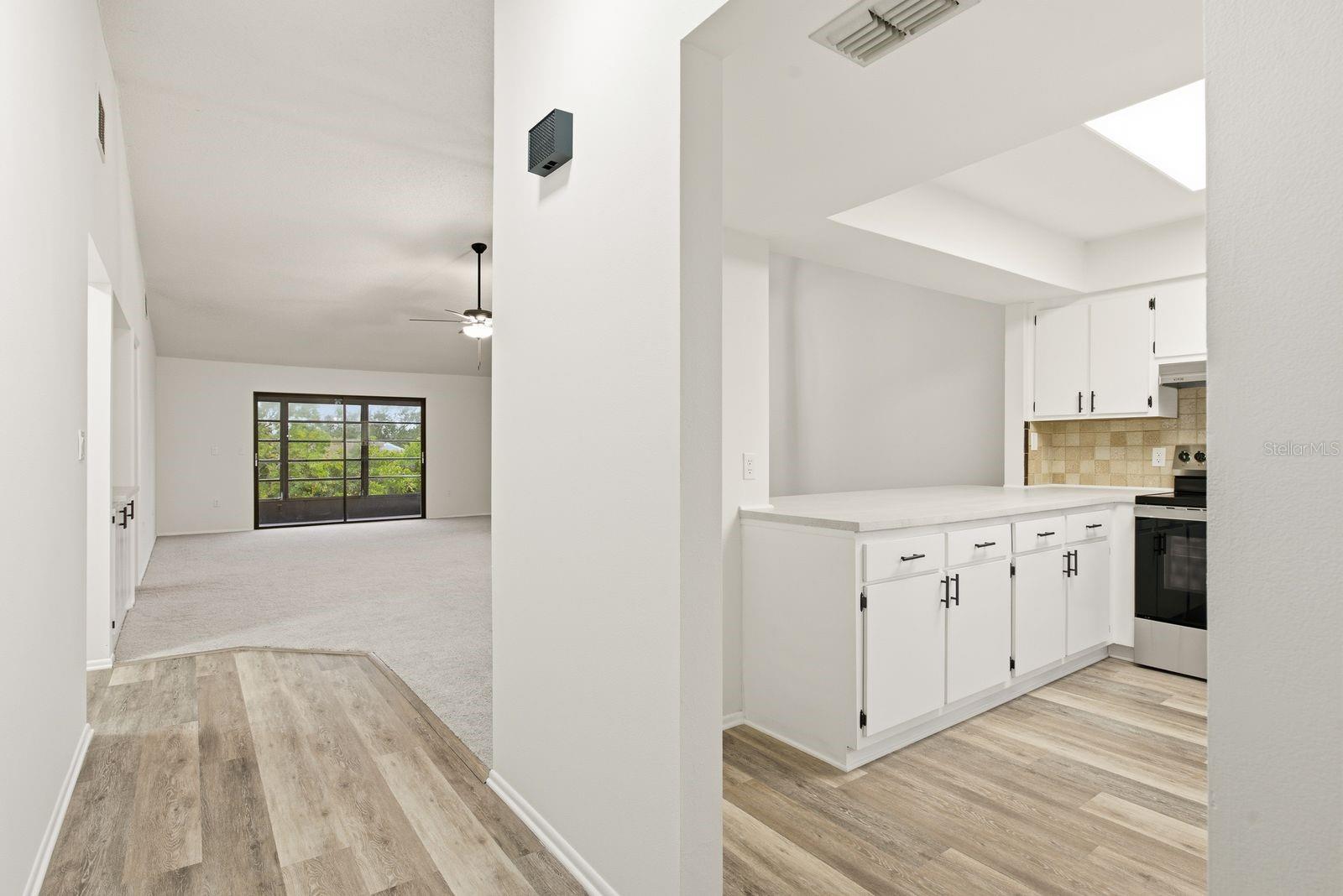 9960 EAGLES POINT CIR #4 — photo 4