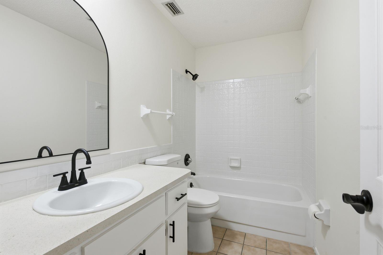 9960 EAGLES POINT CIR #4 — photo 21