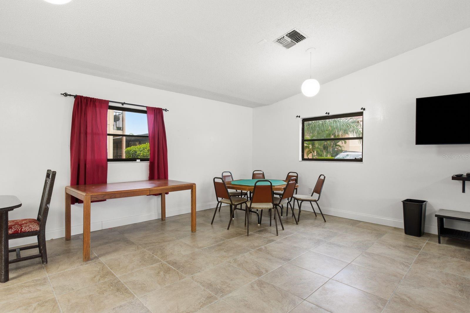 9960 EAGLES POINT CIR #4 — photo 37