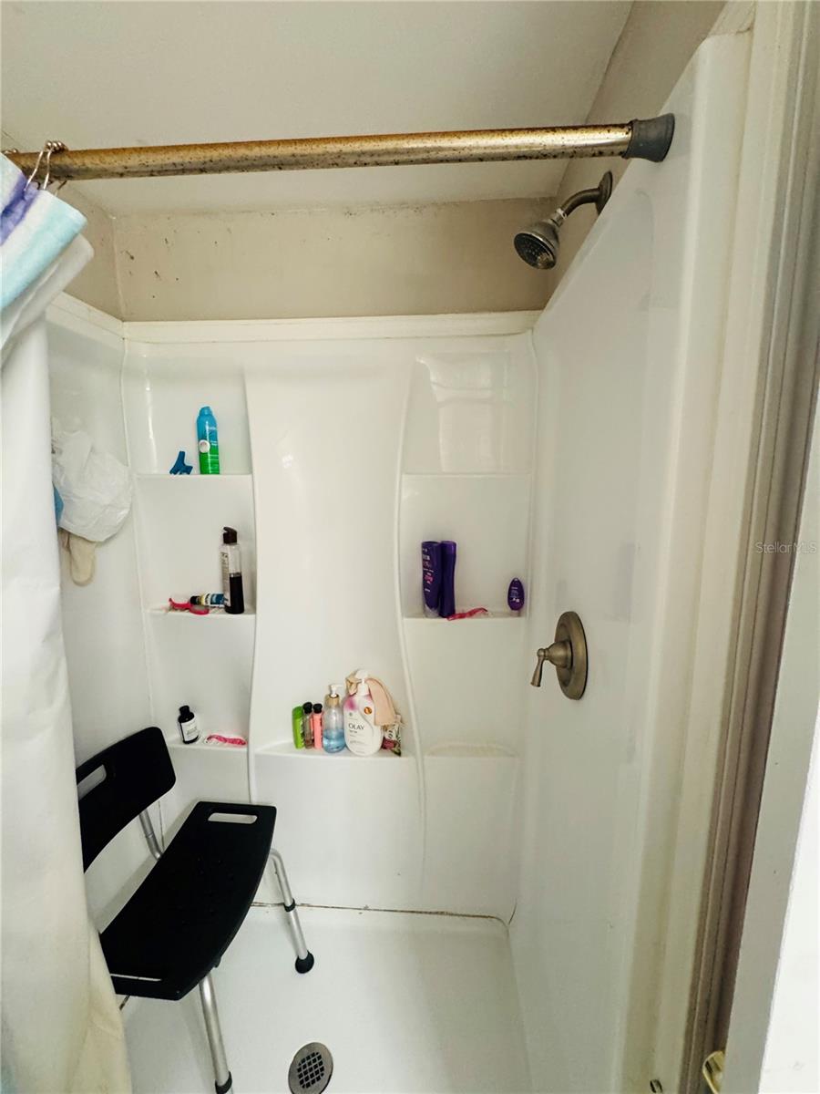 1013 LIANNE PL — photo 14