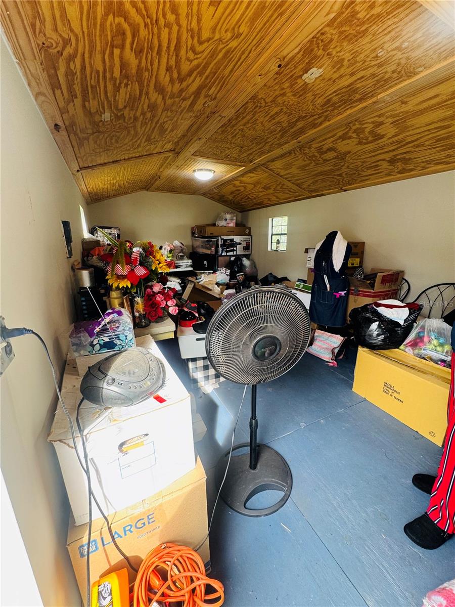 1013 LIANNE PL — photo 20