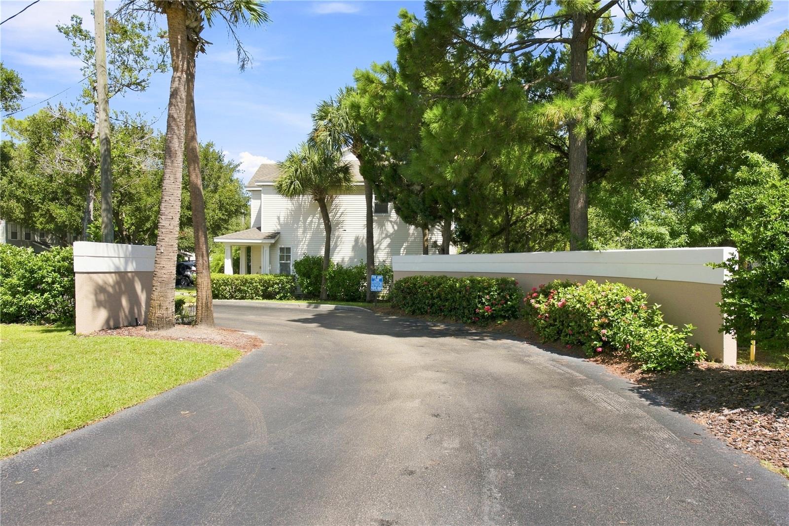 13710 FOREST LAKE DR — photo 35
