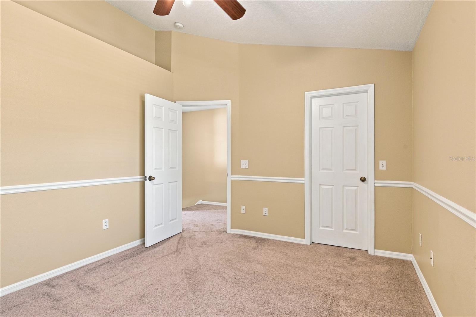 13710 FOREST LAKE DR — photo 25