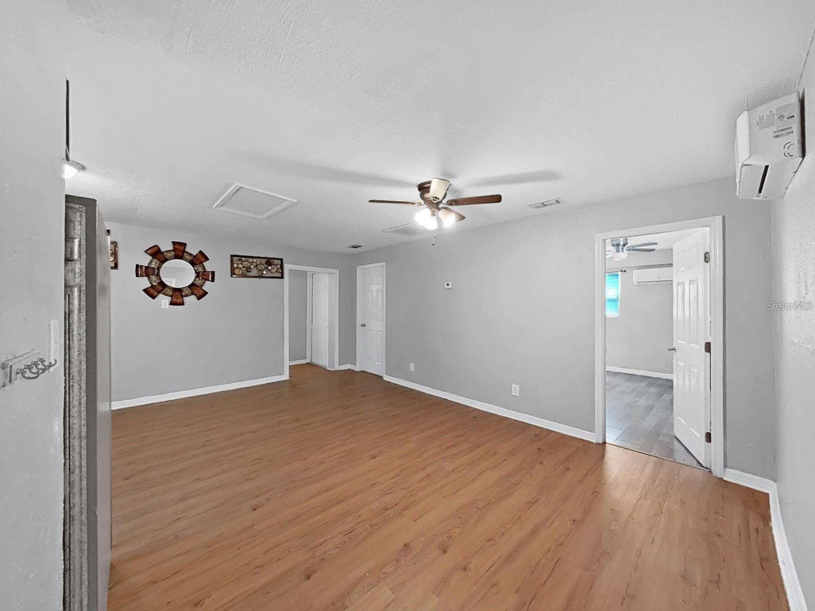 1514 E NORTH BAY ST #B — photo 4