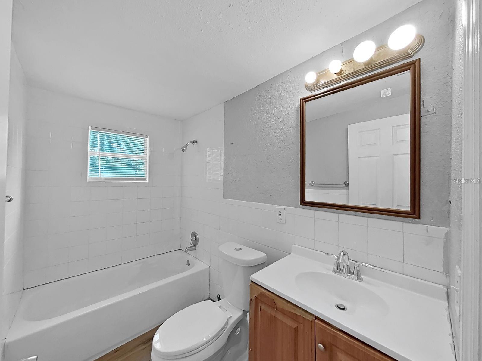 1514 E NORTH BAY ST #B — photo 11