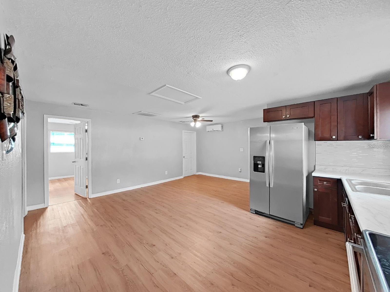 1514 E NORTH BAY ST #B — photo 6