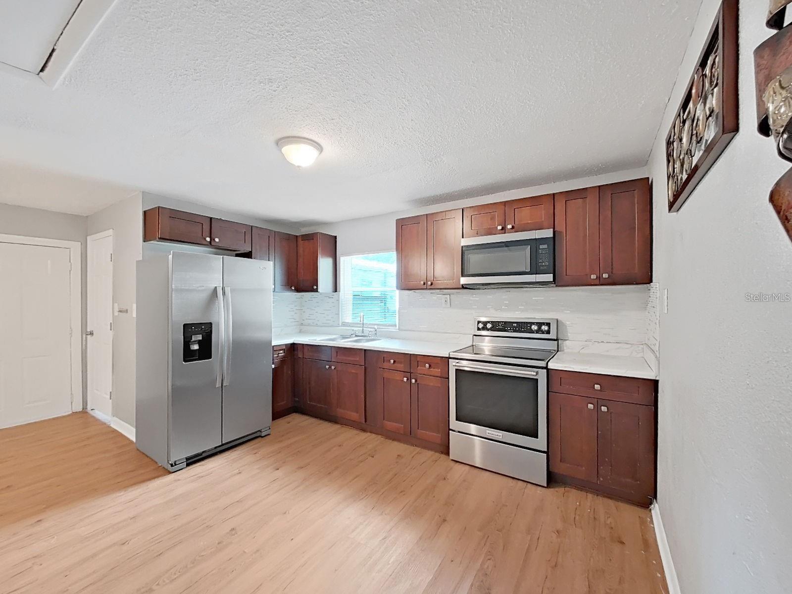 1514 E NORTH BAY ST #B — photo 7