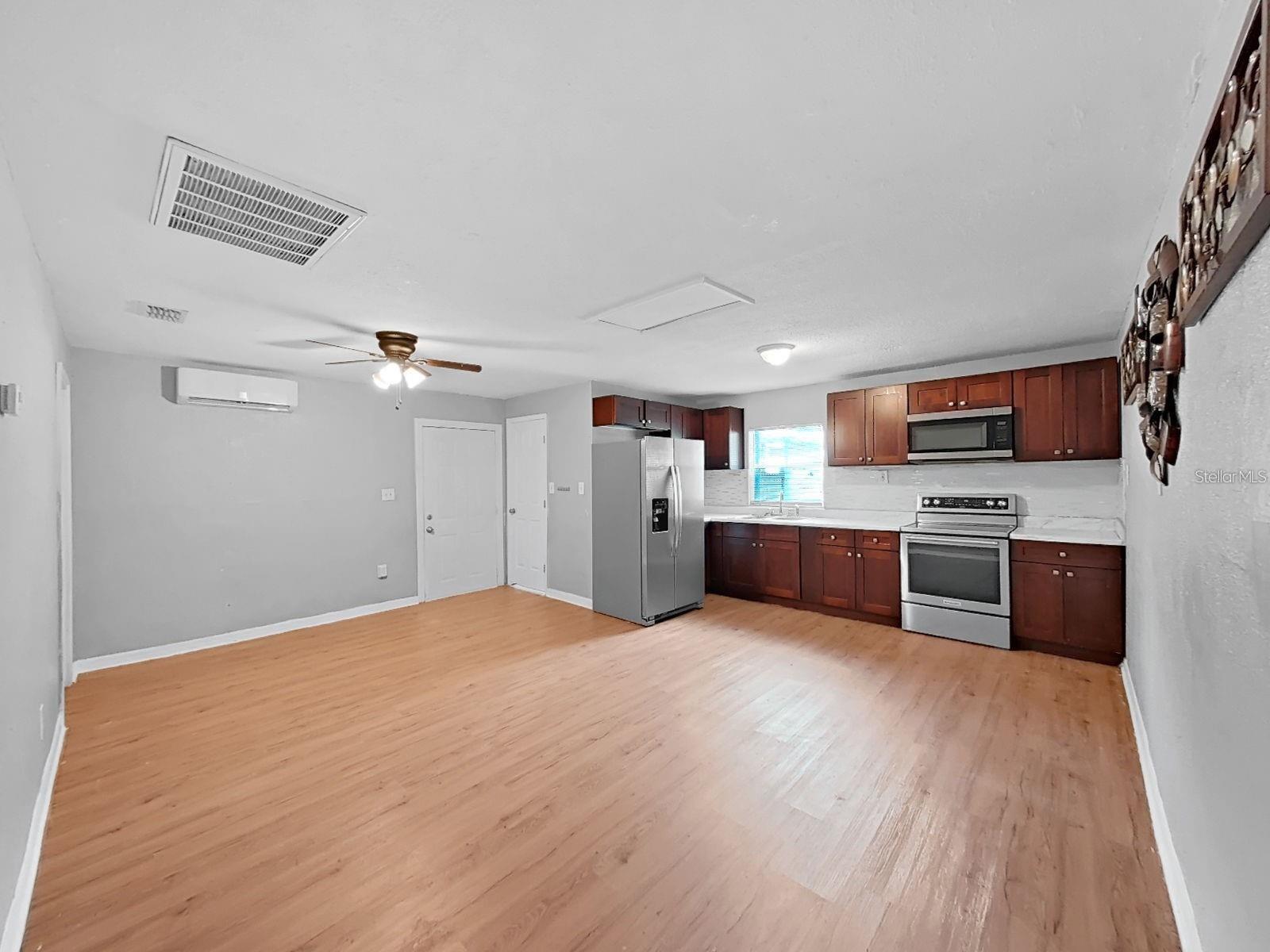 1514 E NORTH BAY ST #B — photo 5