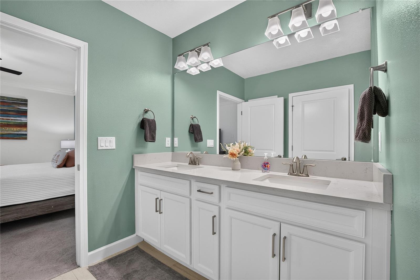 17538 HOLLY WELL AVE — photo 32