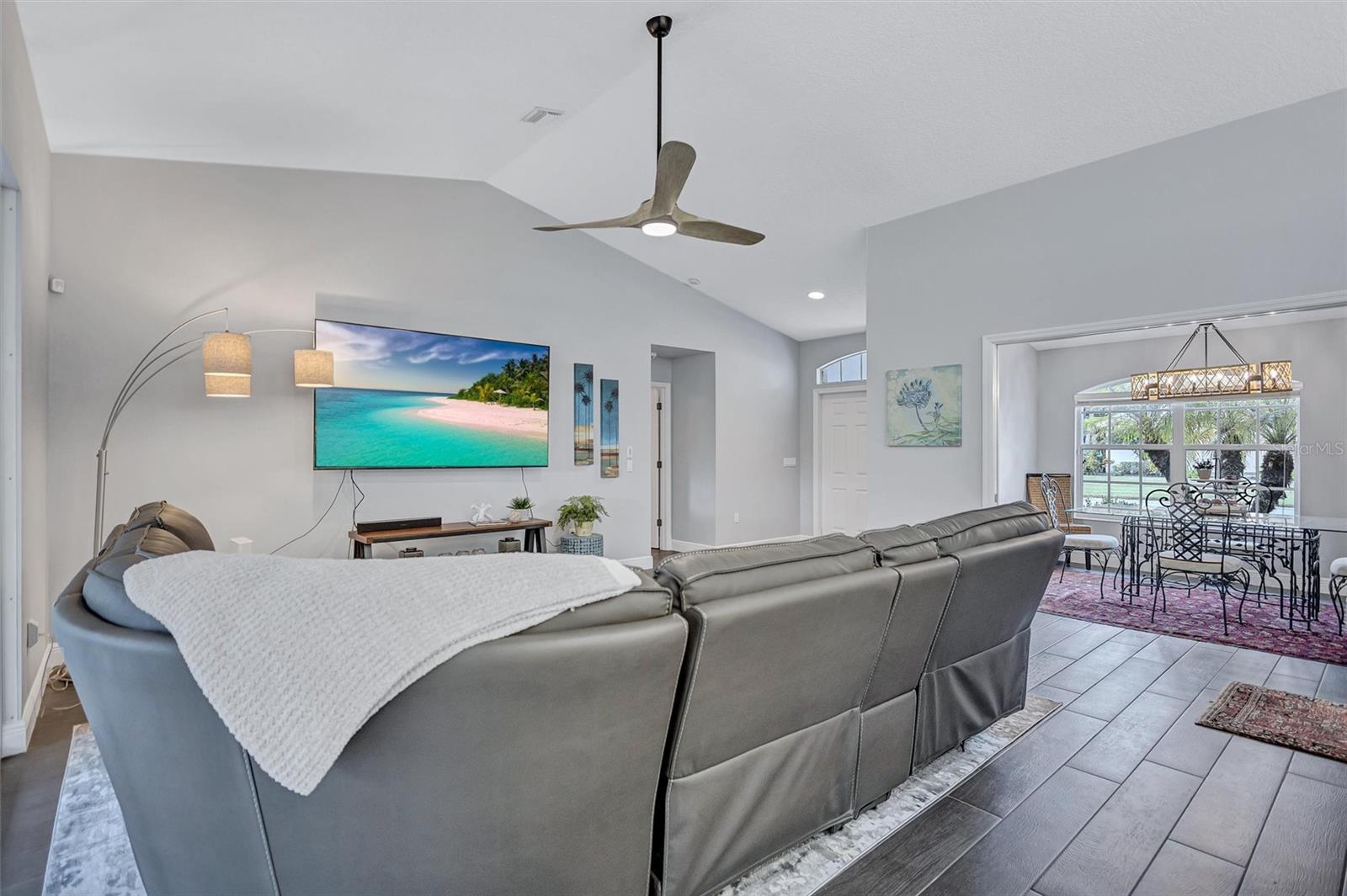 2104 TOCOBAGA LN — photo 8