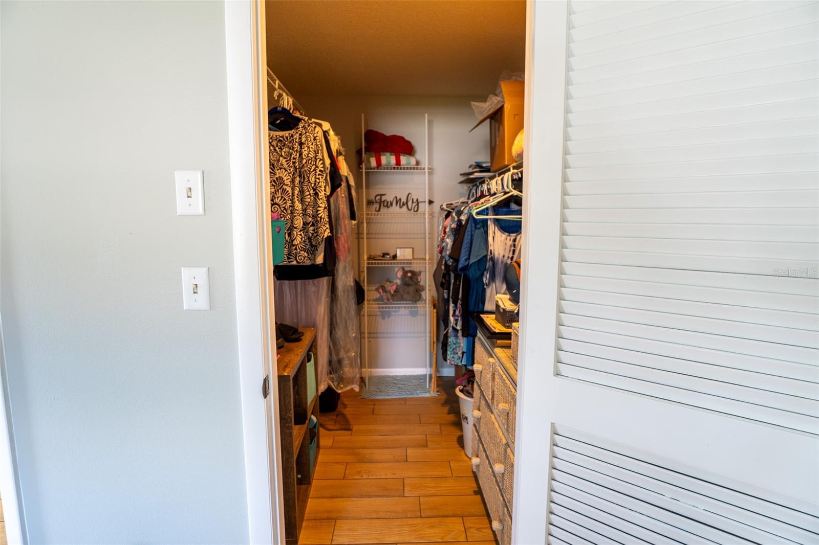 161 SUNWARD AVE — photo 25