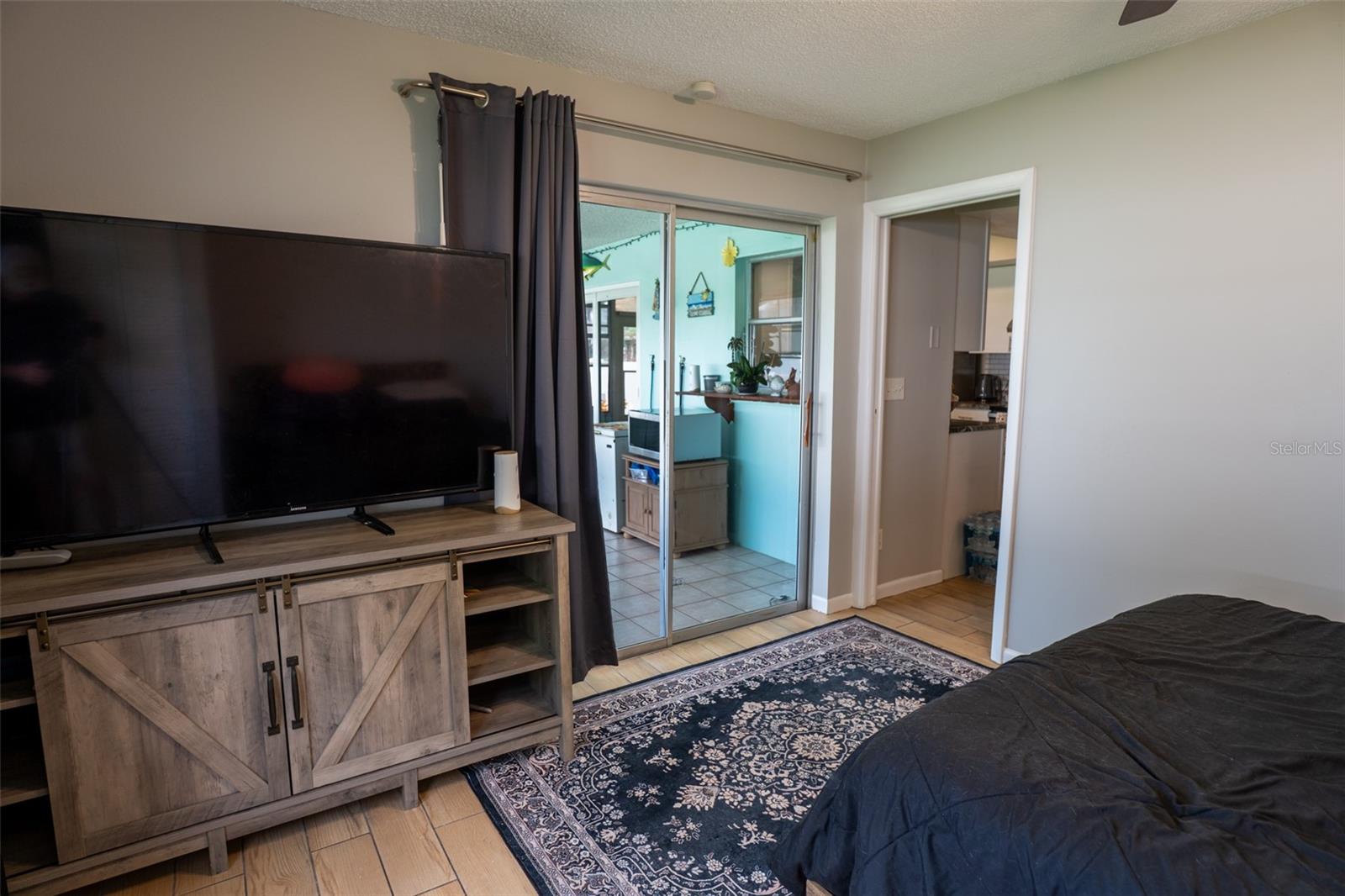 161 SUNWARD AVE — photo 33