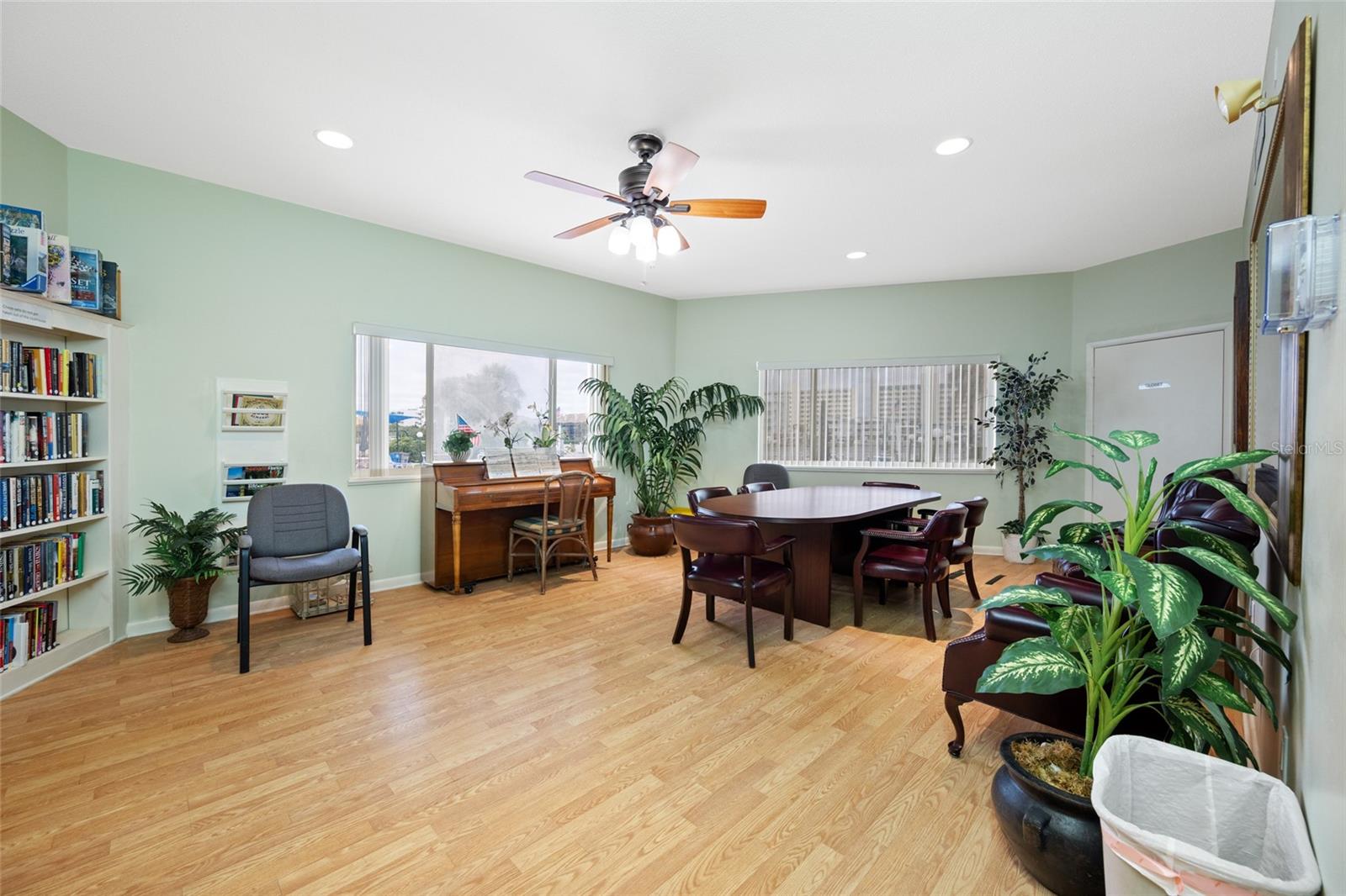 14921 SOVEREIGN DR — photo 46