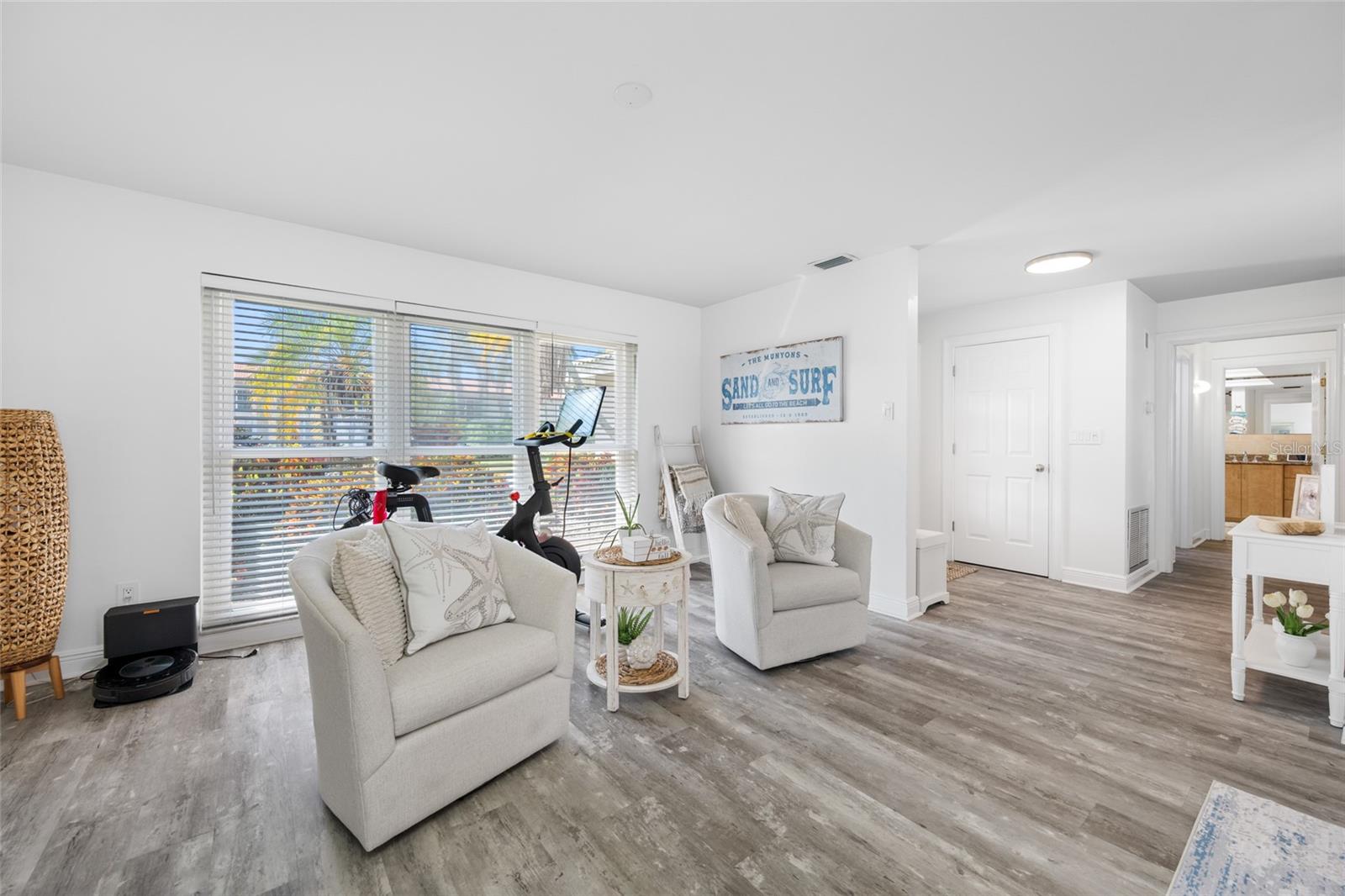 14921 SOVEREIGN DR — photo 8