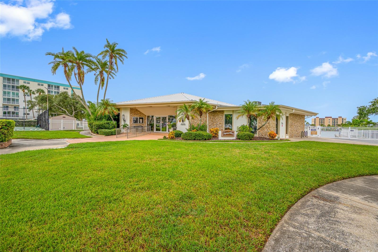 14921 SOVEREIGN DR — photo 48