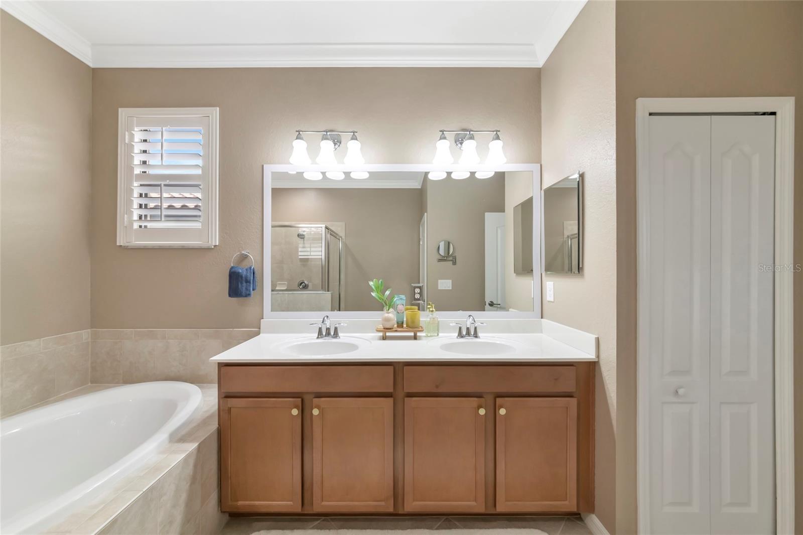 7027 QUIET CREEK DR — photo 25
