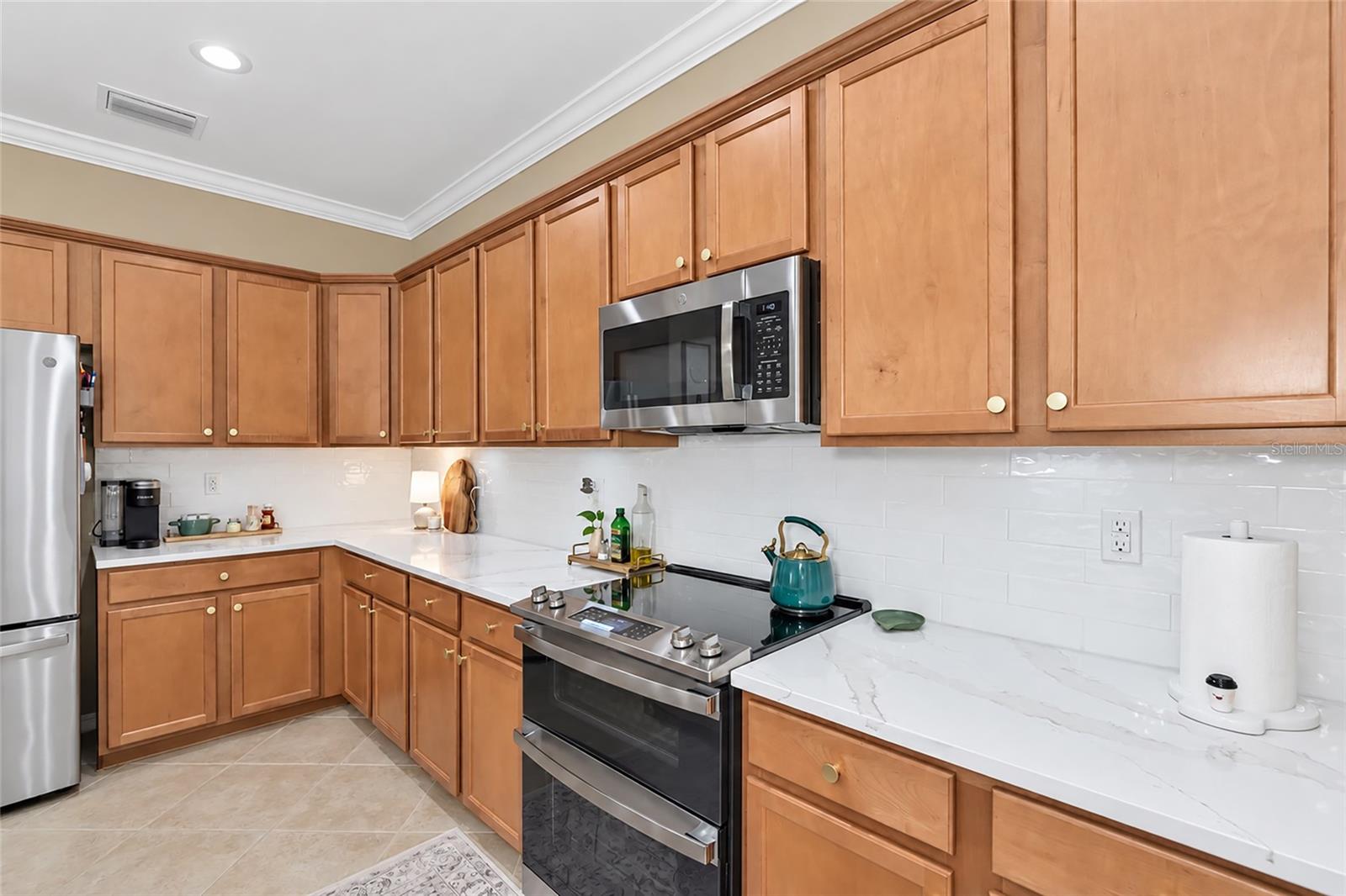 7027 QUIET CREEK DR — photo 13