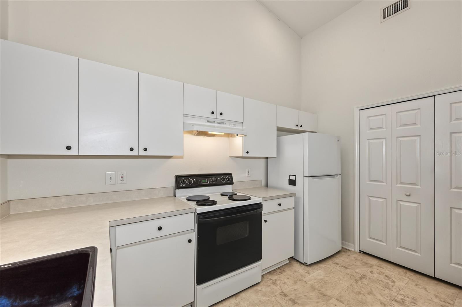 8406 TERRACE MEADOWS CT — photo 17