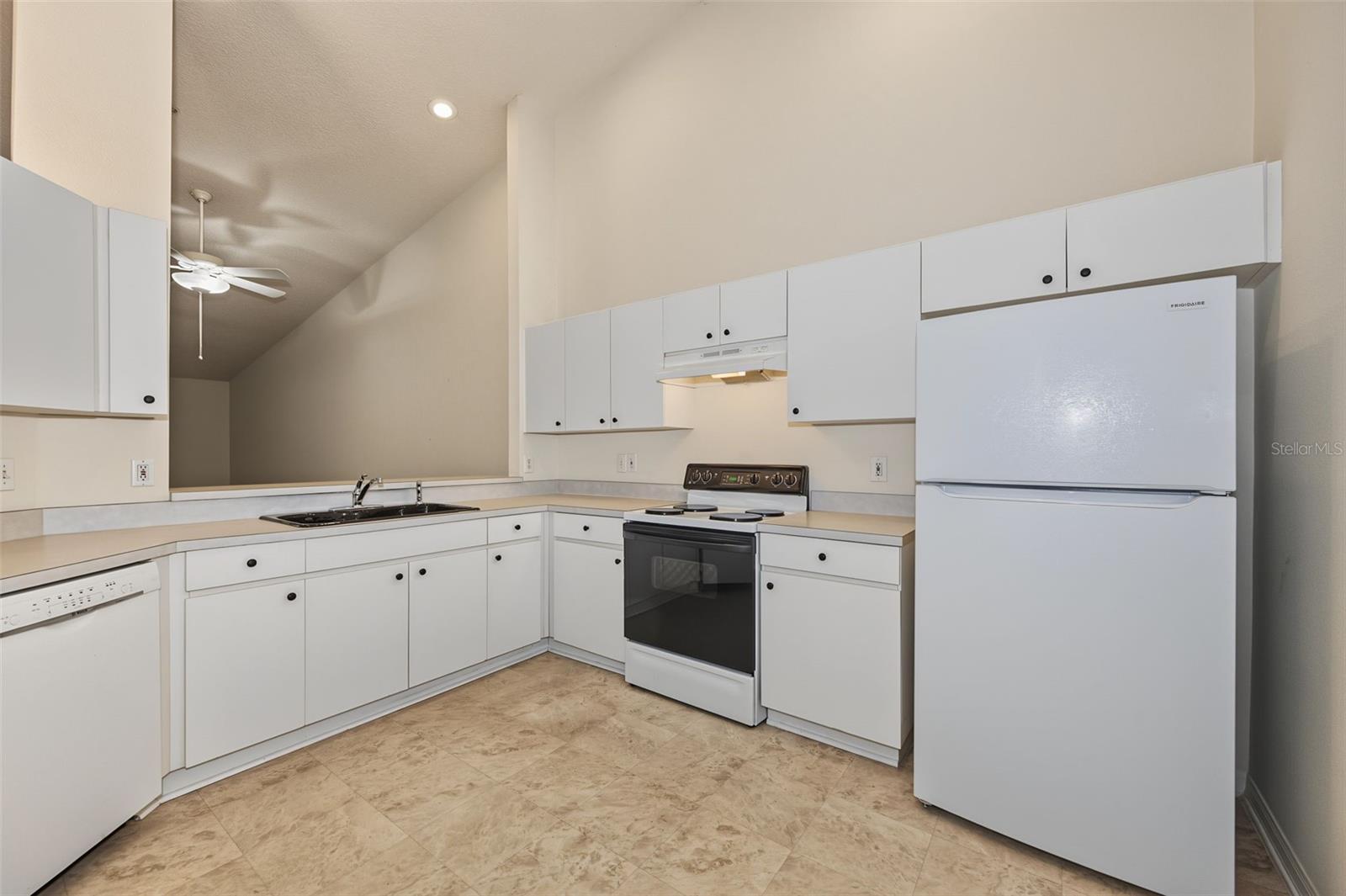 8406 TERRACE MEADOWS CT — photo 14