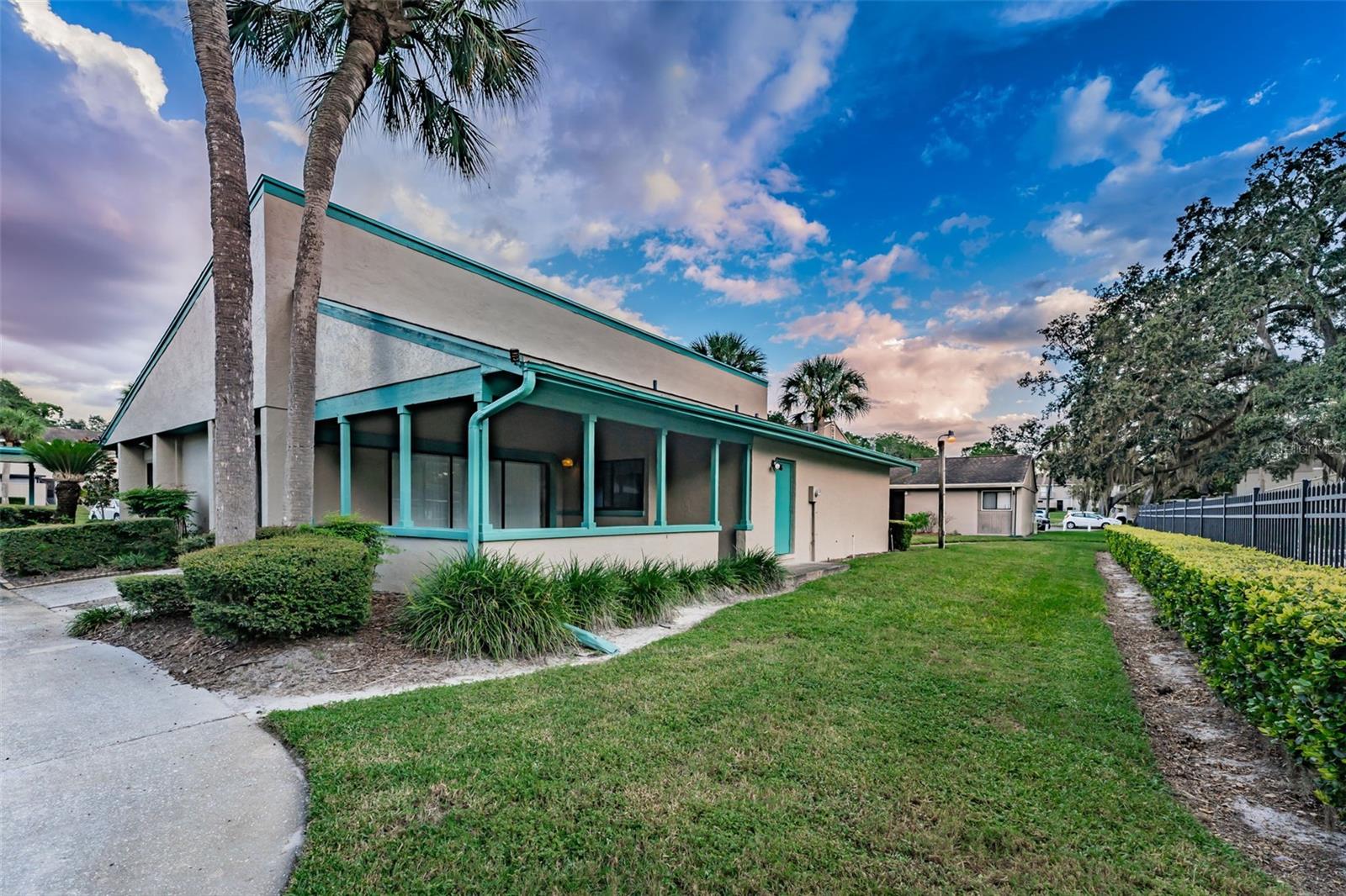 8406 TERRACE MEADOWS CT — photo 38