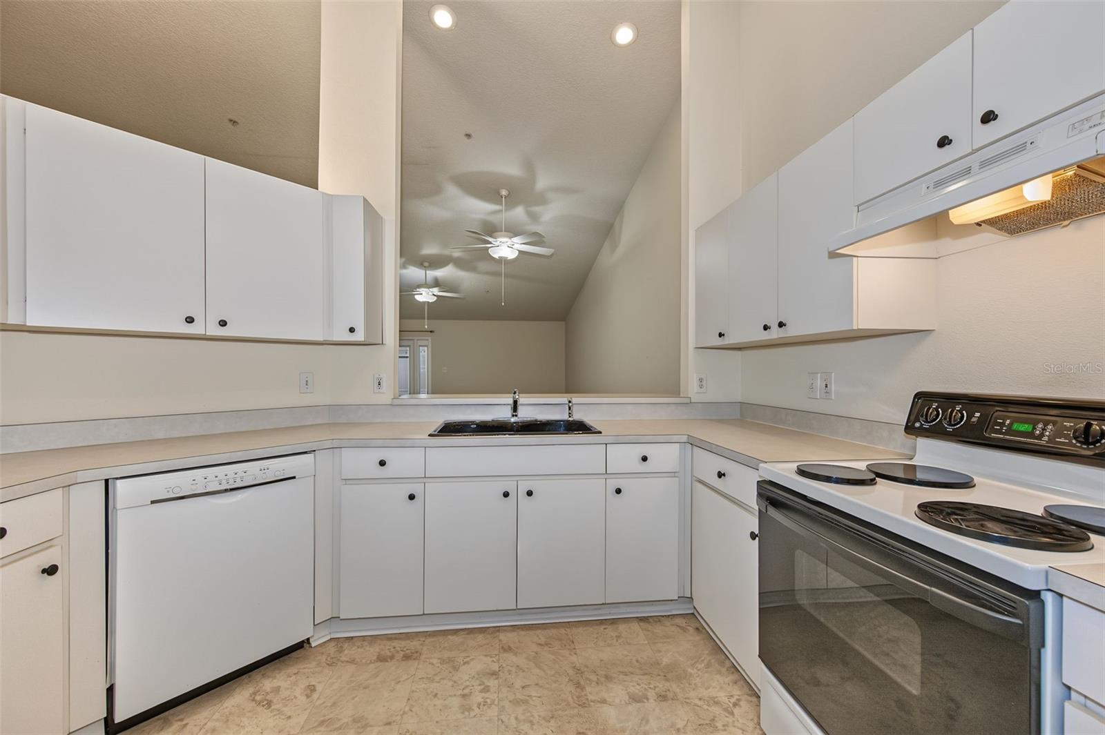 8406 TERRACE MEADOWS CT — photo 13