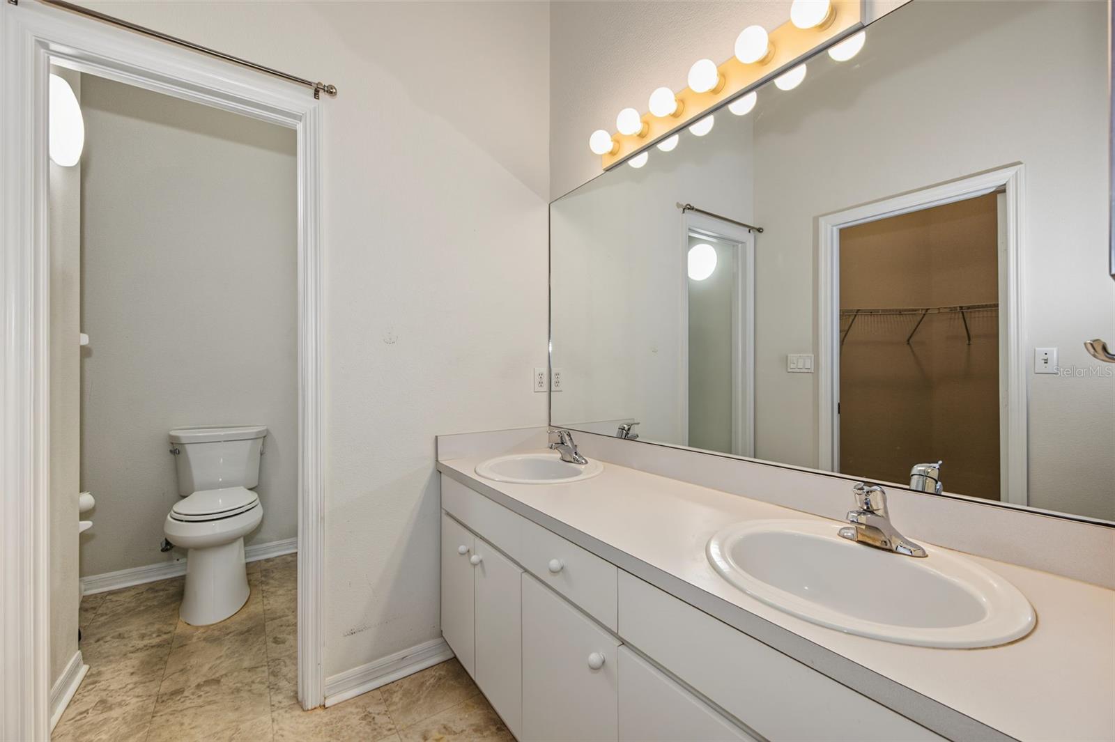 8406 TERRACE MEADOWS CT — photo 9