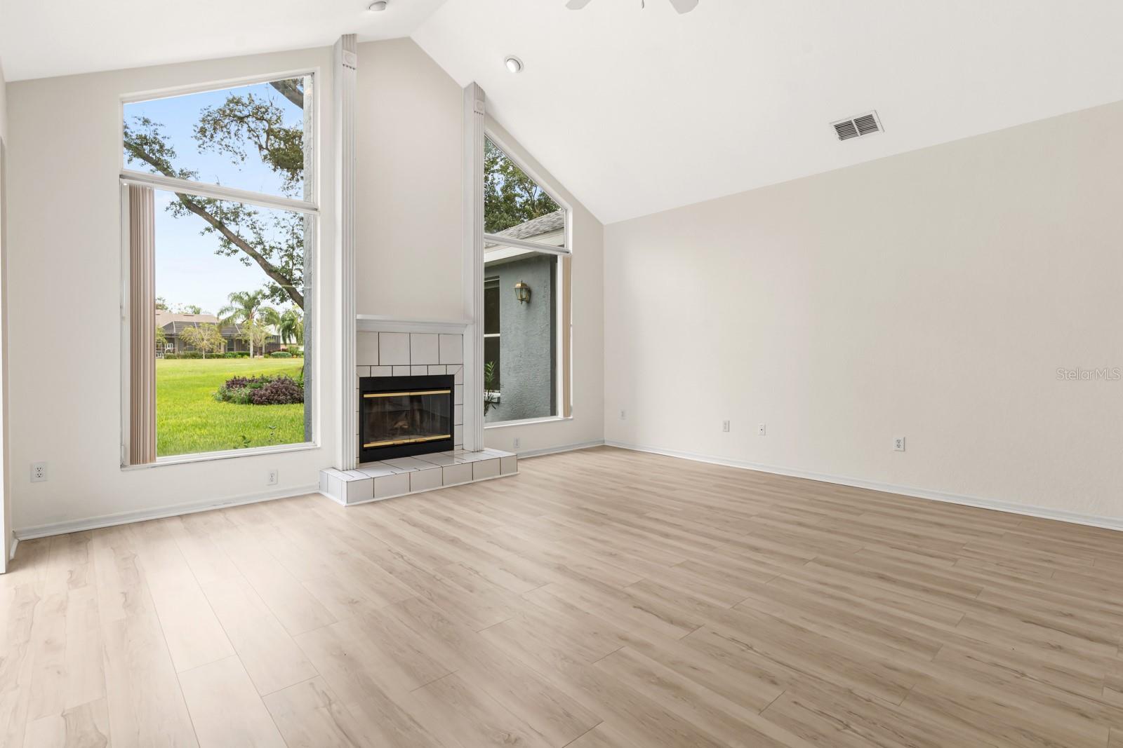 2713 CLUBHOUSE DR — photo 23