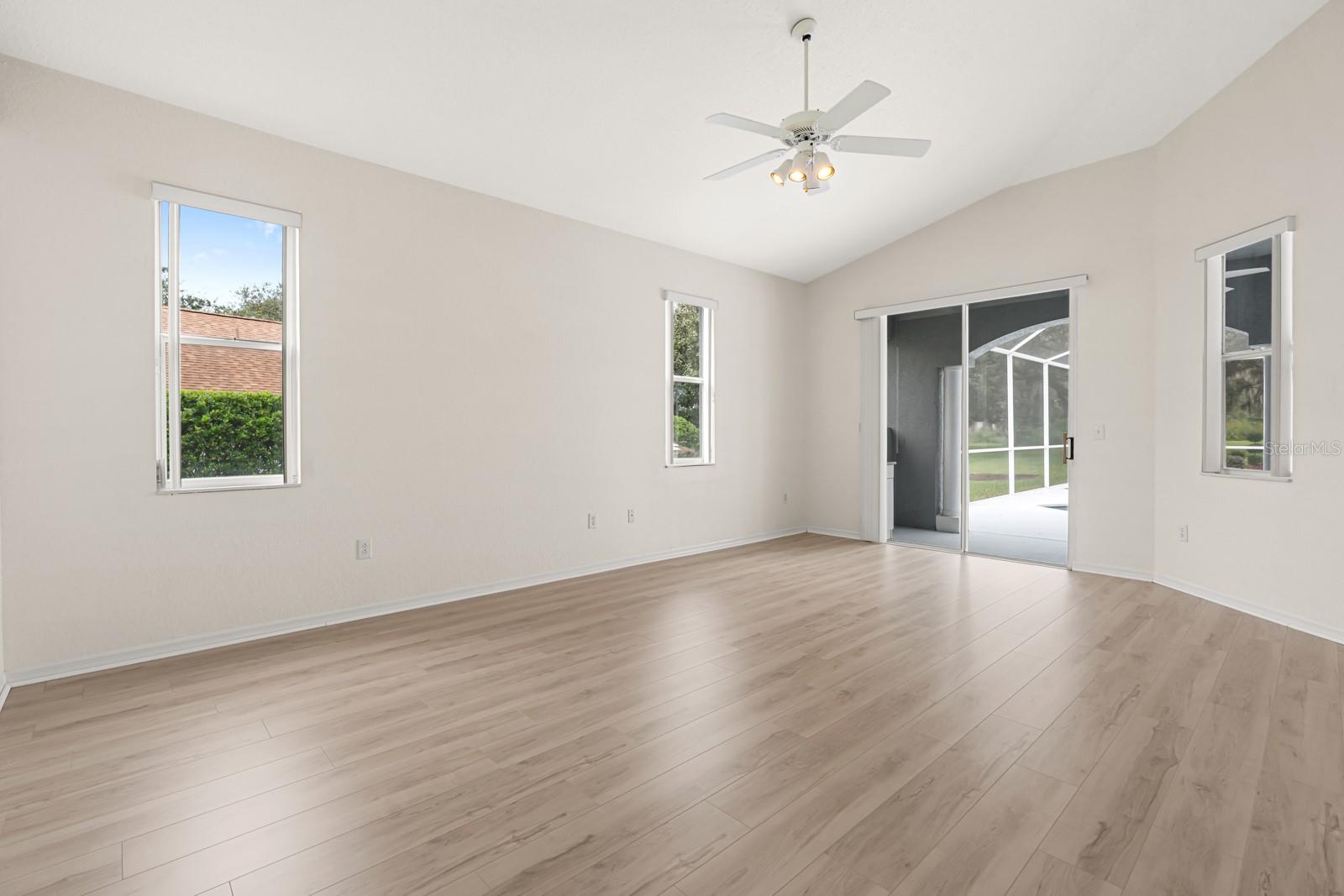 2713 CLUBHOUSE DR — photo 8