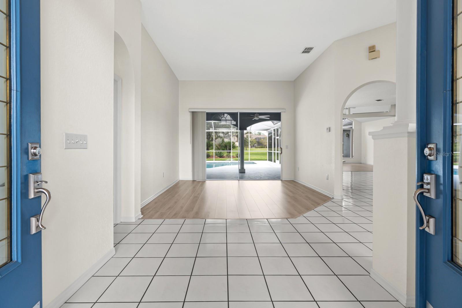 2713 CLUBHOUSE DR — photo 2