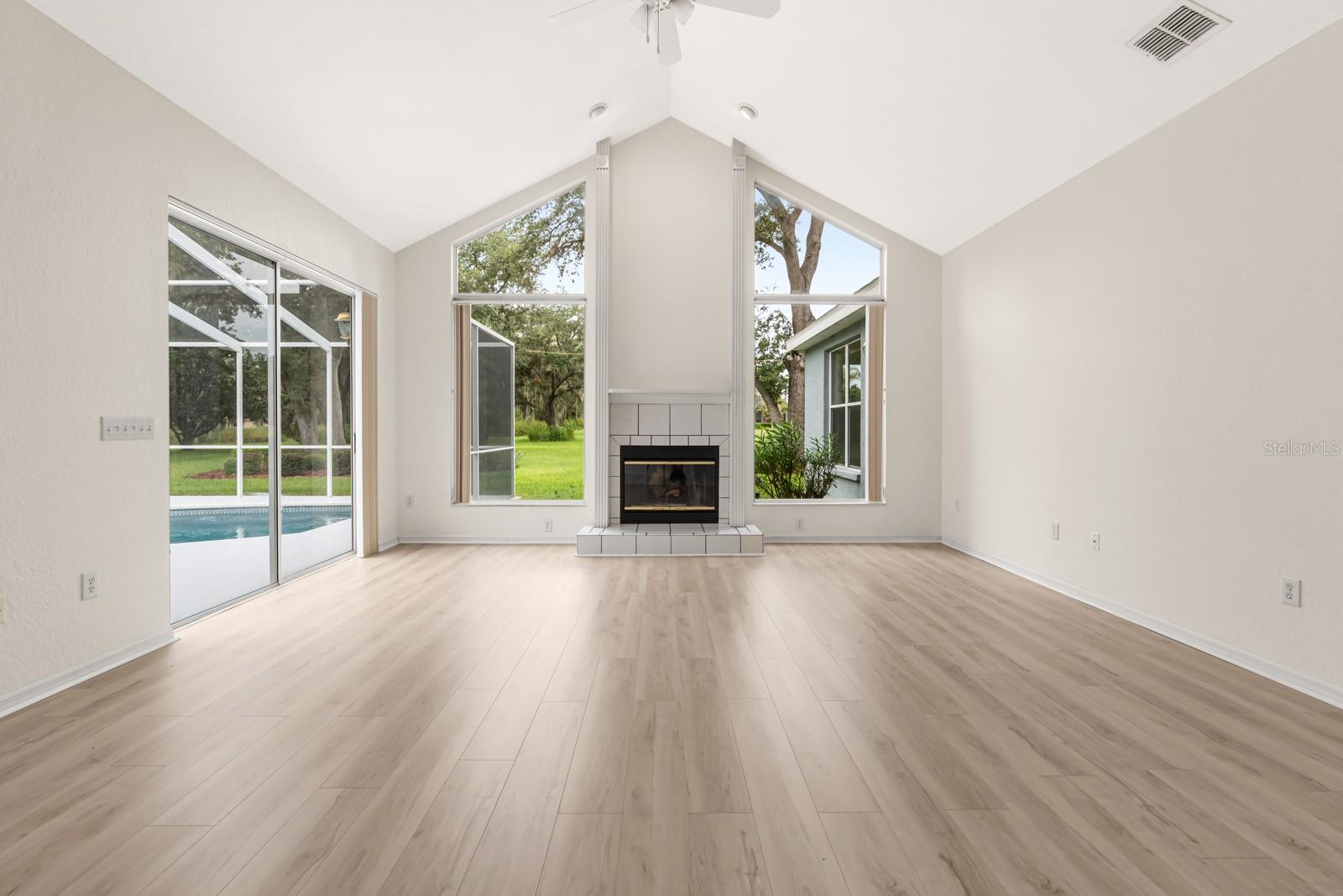 2713 CLUBHOUSE DR — photo 25