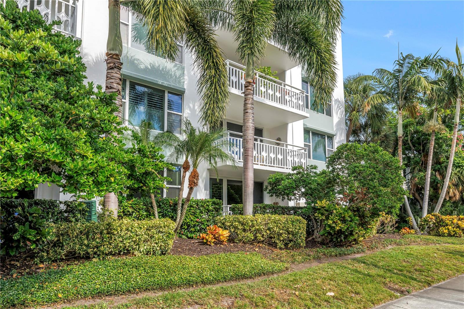 700 BEACH DR NE #201 — photo 2