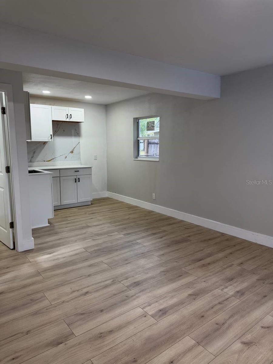 924 VALMAR ST — photo 9