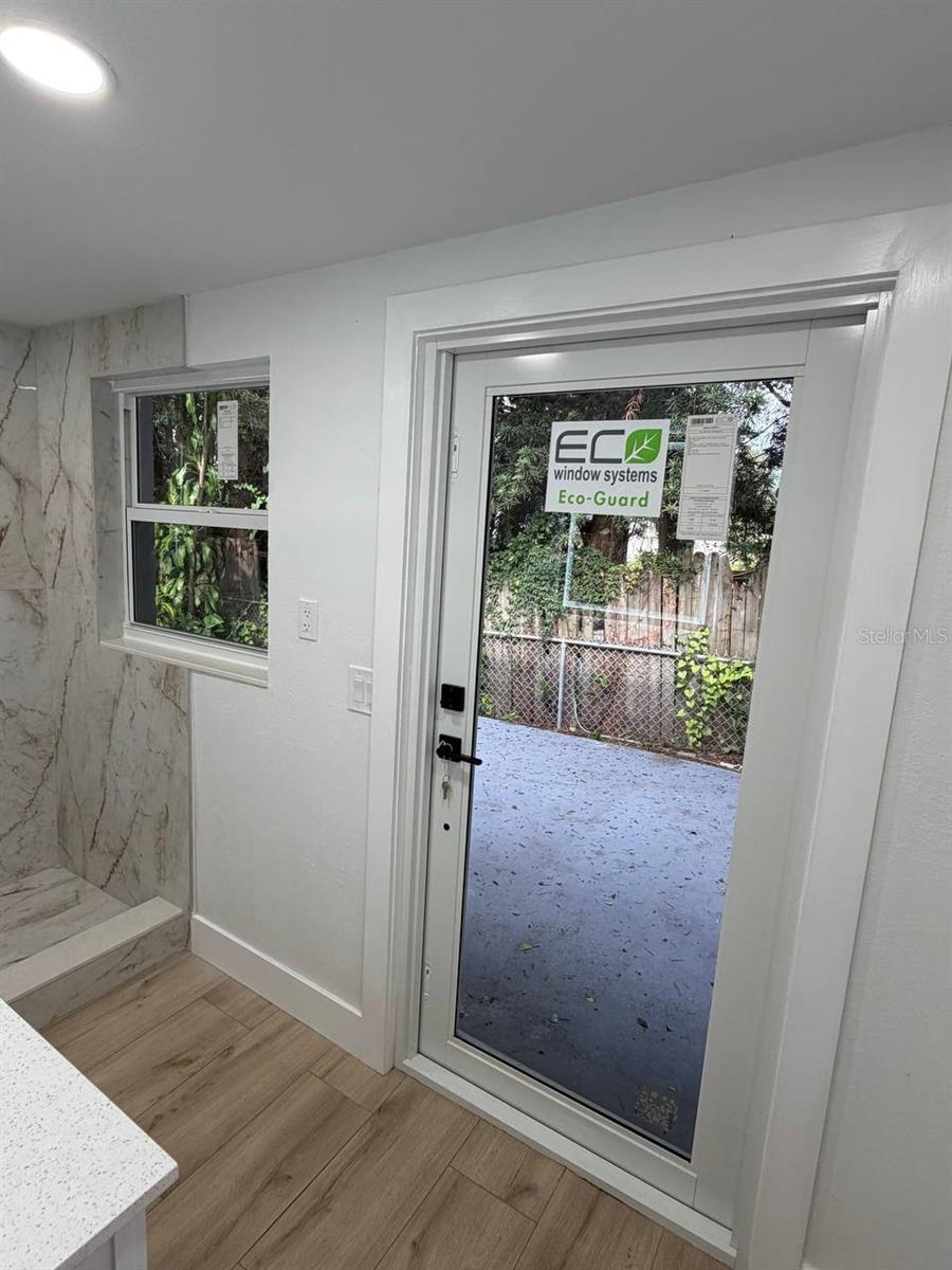 924 VALMAR ST — photo 35