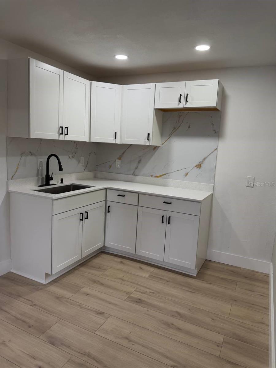 924 VALMAR ST — photo 12
