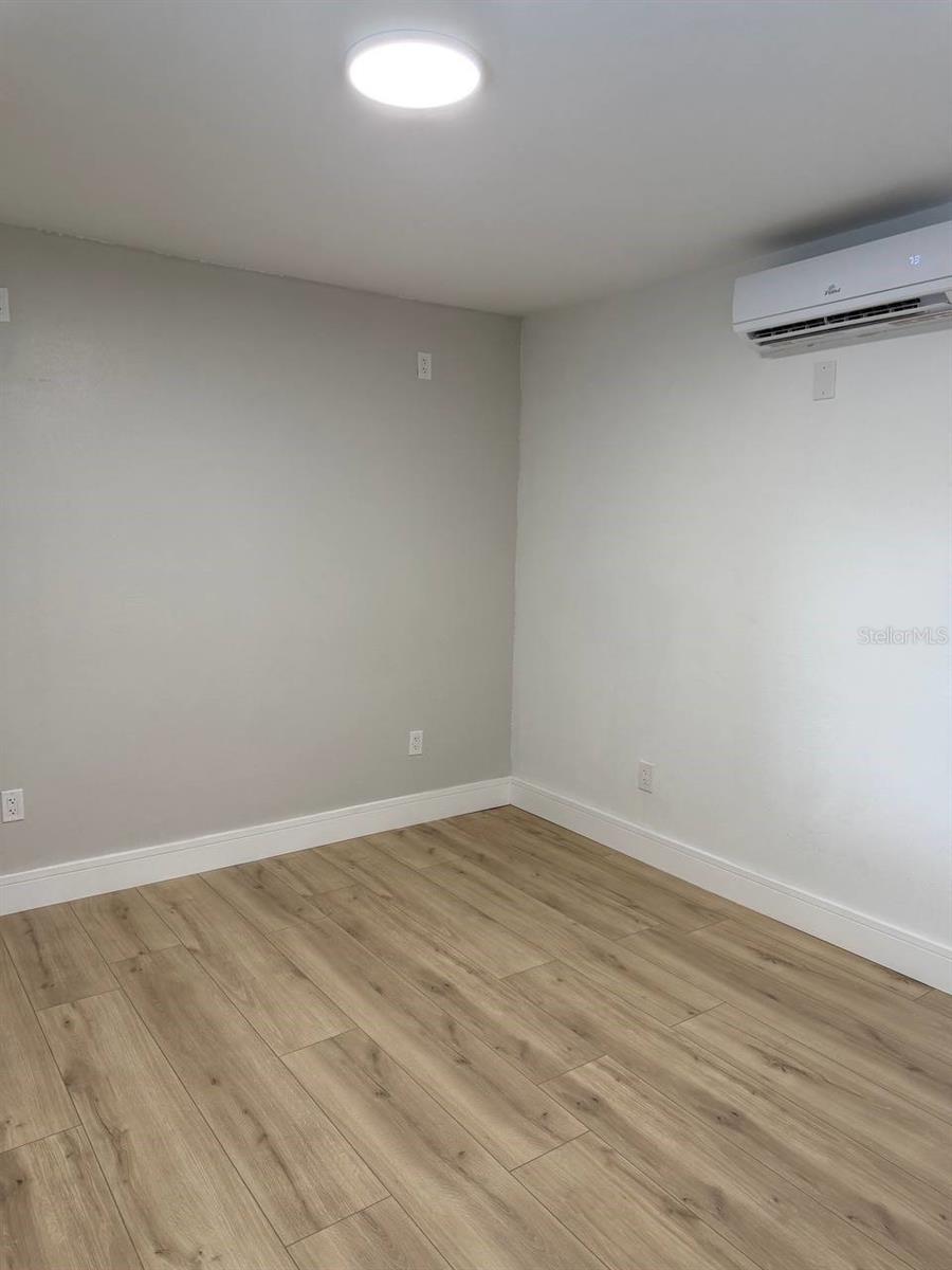 924 VALMAR ST — photo 19