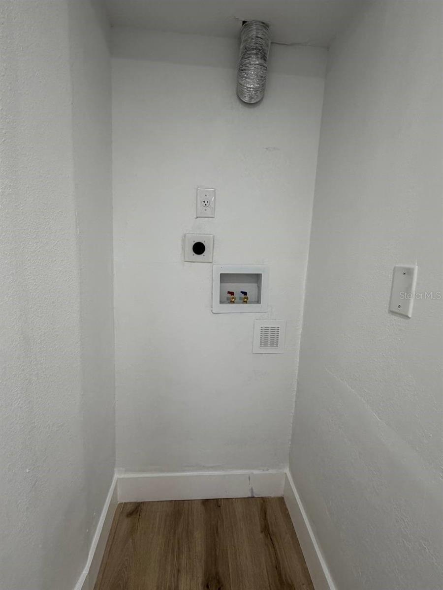 924 VALMAR ST — photo 34