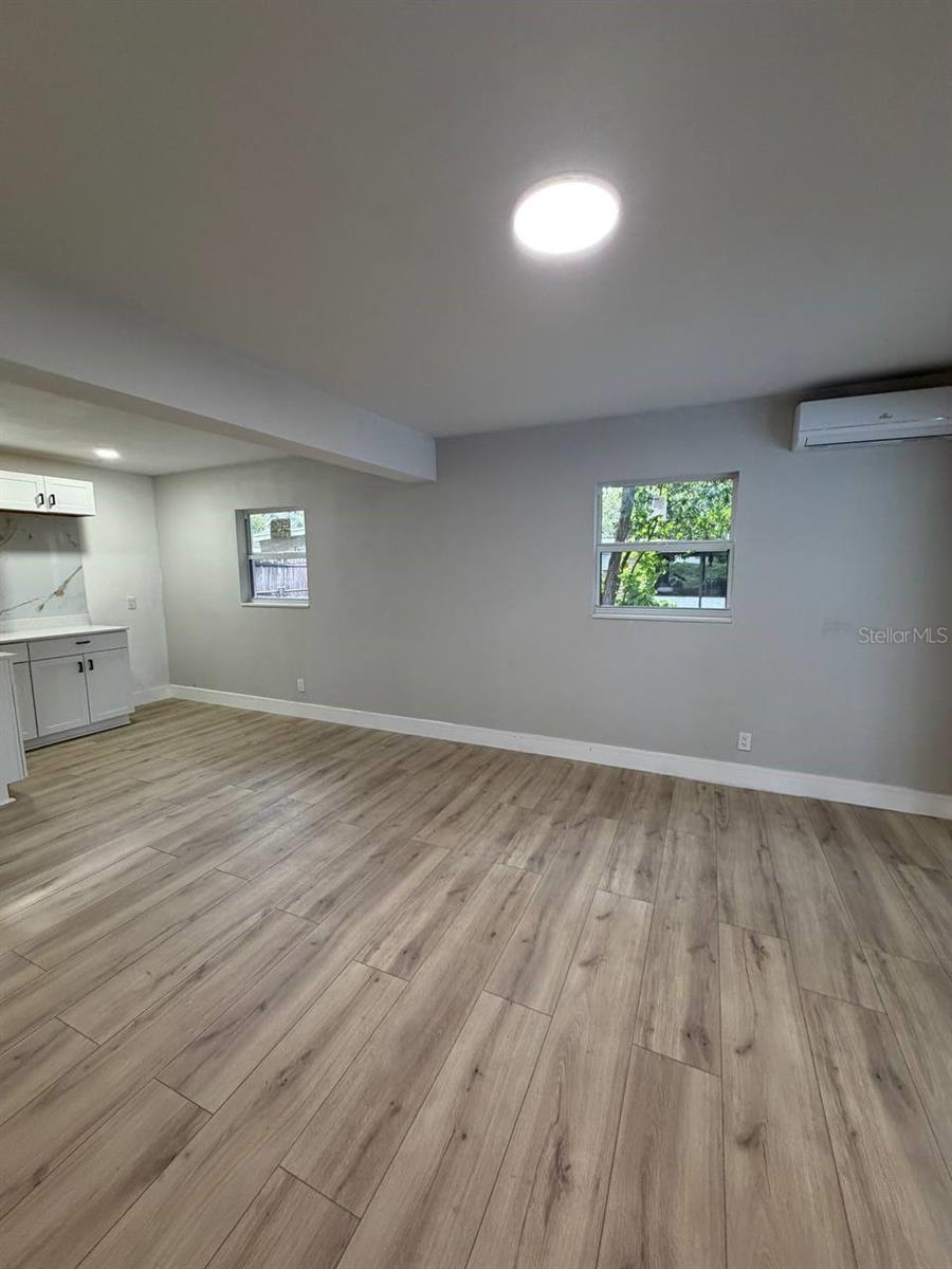 924 VALMAR ST — photo 8