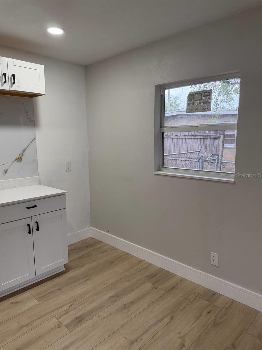 924 VALMAR ST — photo 11