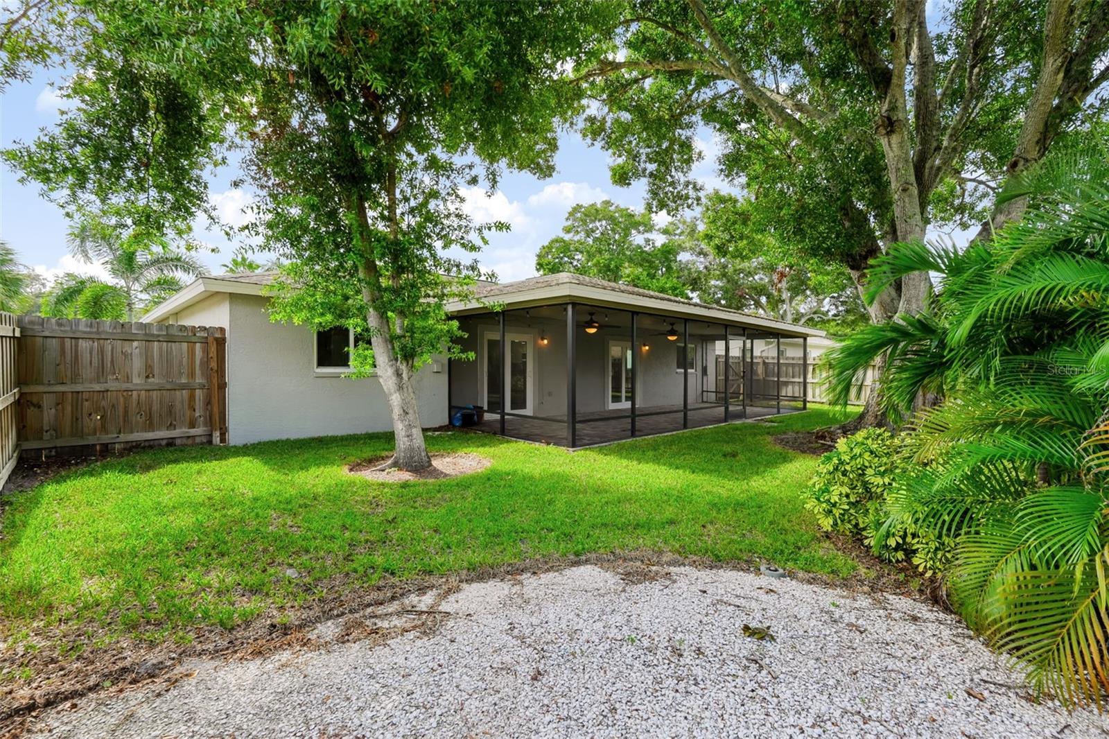 744 GREEN VALLEY RD — photo 35