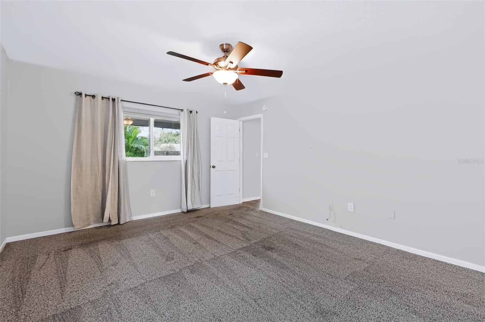 744 GREEN VALLEY RD — photo 27