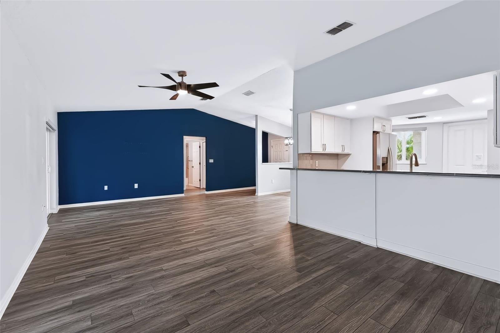 744 GREEN VALLEY RD — photo 17