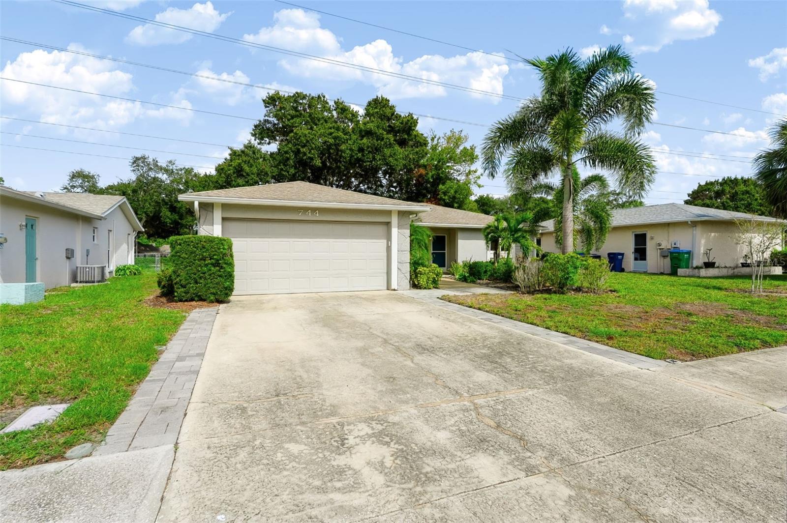 744 GREEN VALLEY RD — photo 3