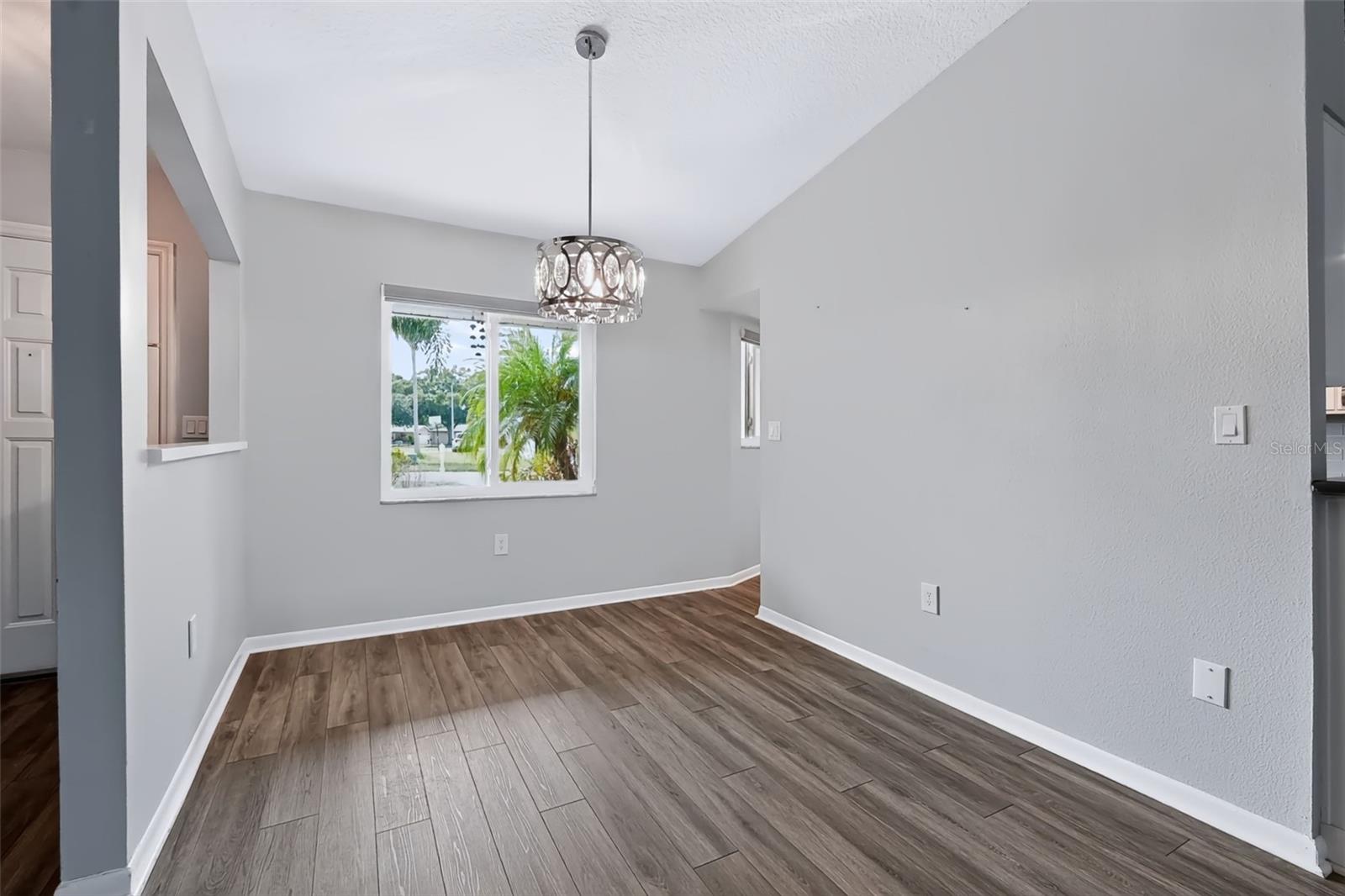 744 GREEN VALLEY RD — photo 15