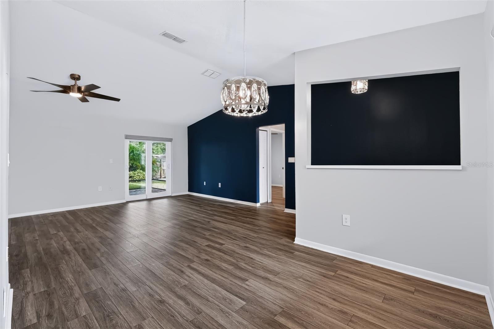 744 GREEN VALLEY RD — photo 16