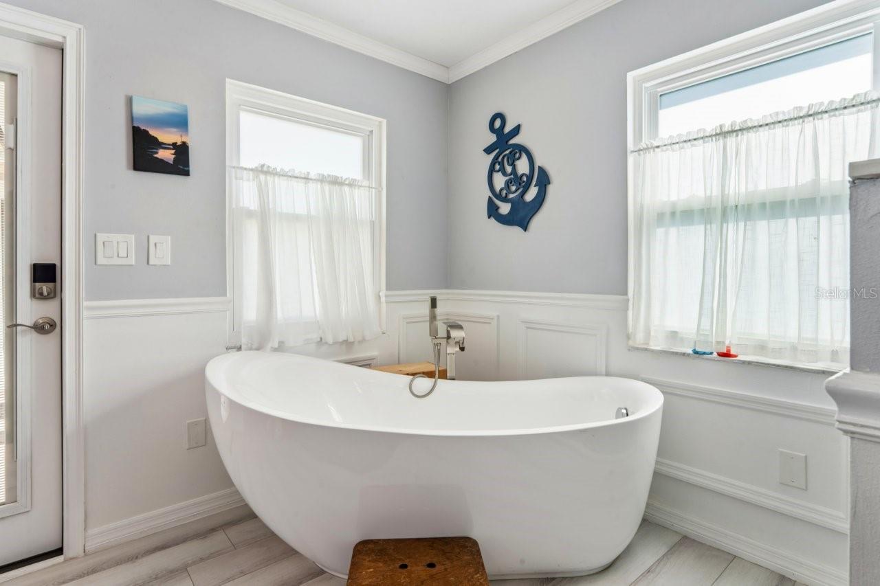 4254 MARINE PKWY — photo 32