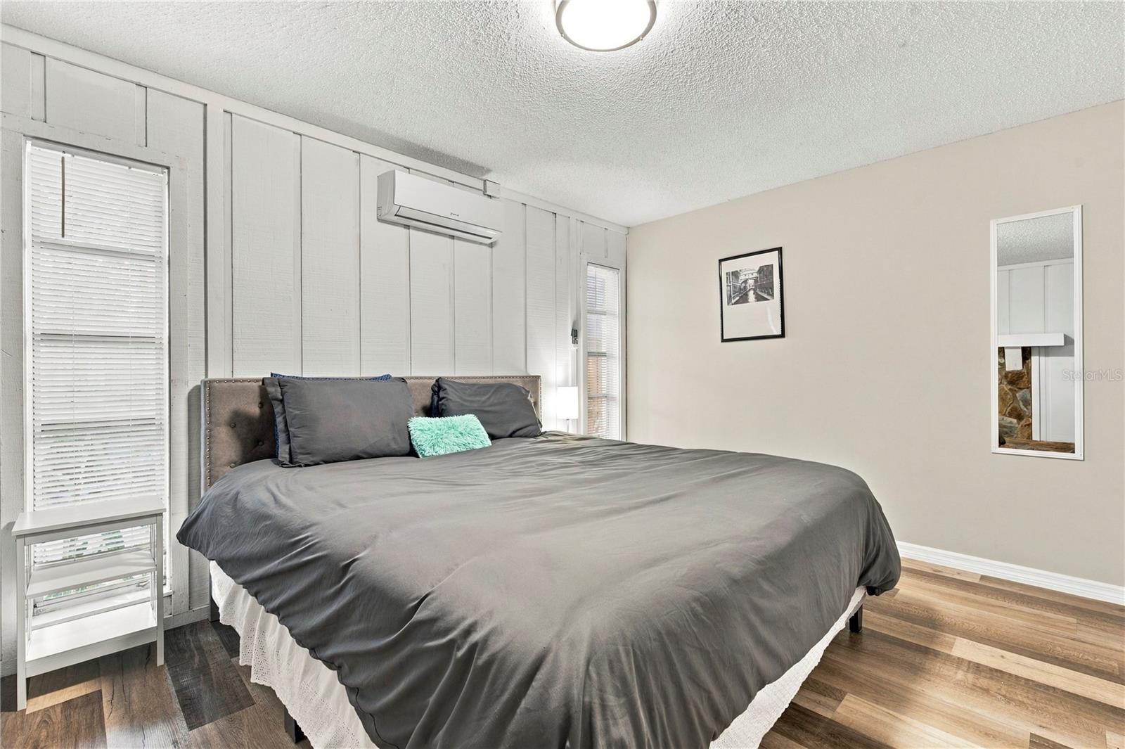200 TWIN LAKE DR — photo 10
